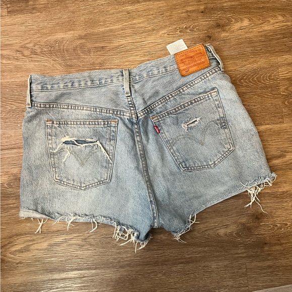 Levi’s distressed denim cutoff shorts - Picture 2 of 4